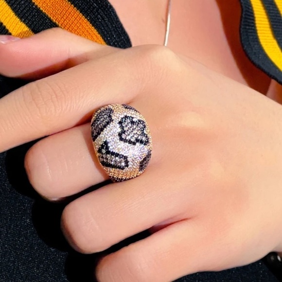 18K Gold Pavé Leopard Print Chunky Cocktail Ring - Picture 3 of 6